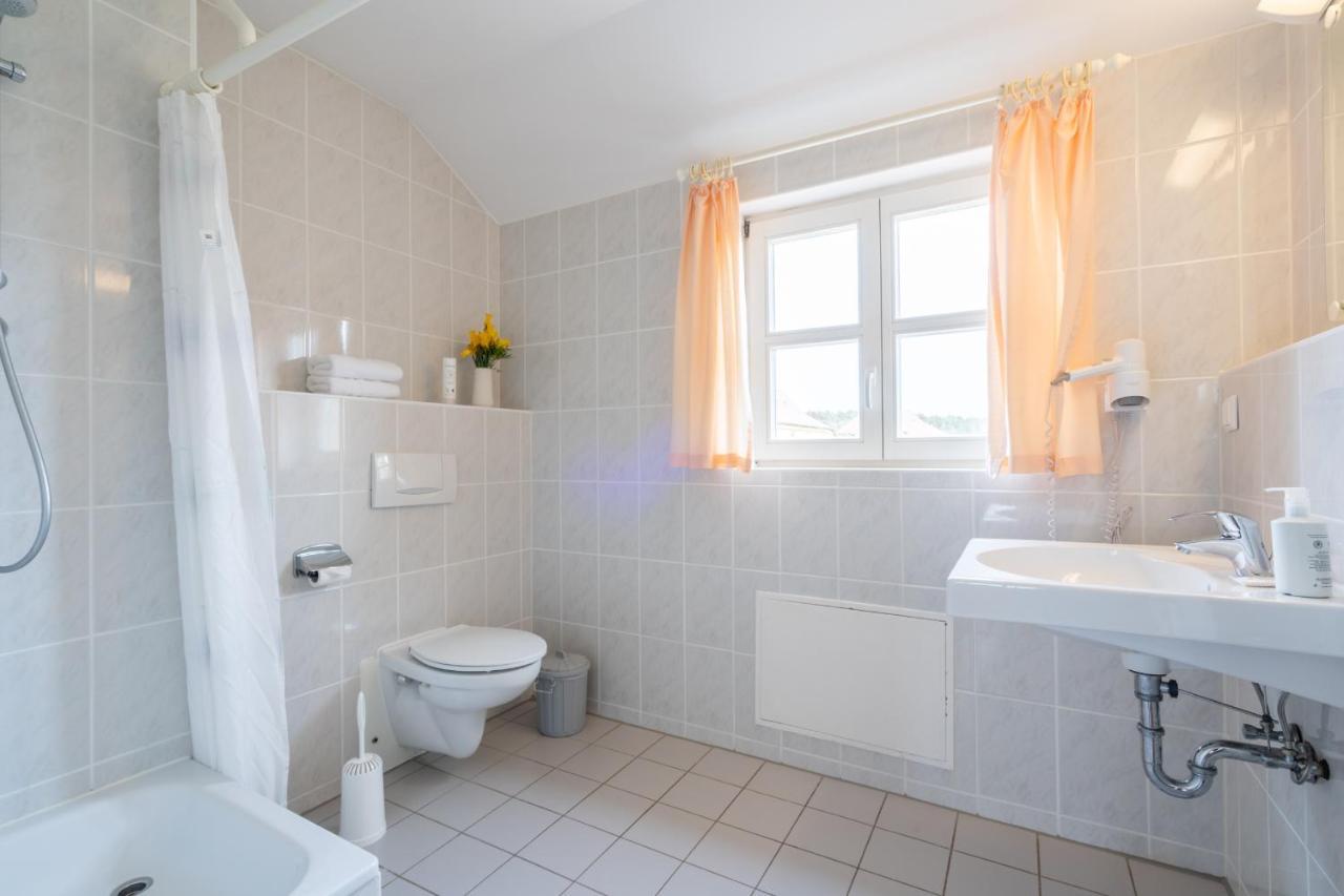 Feriendorf Rugana - Klassik Appartement Mit 1 Schlafzimmer D16 Dranske Esterno foto
